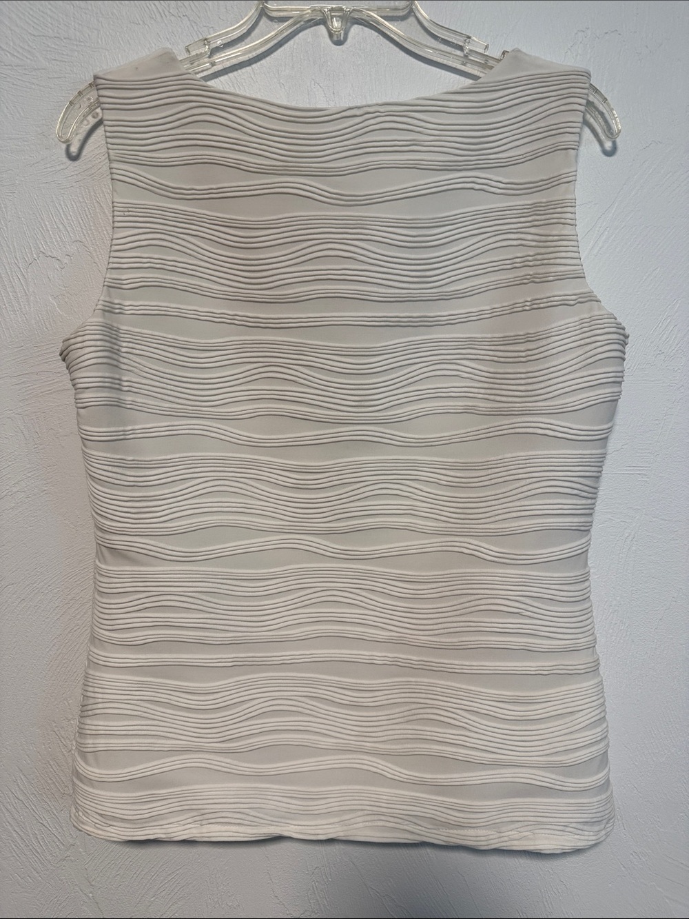 Calvin Klein White Wavy Texture Sleeveless Top Size M - Picture 3 of 8
